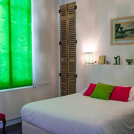 Bed & Breakfast La Ferrade D'hotes