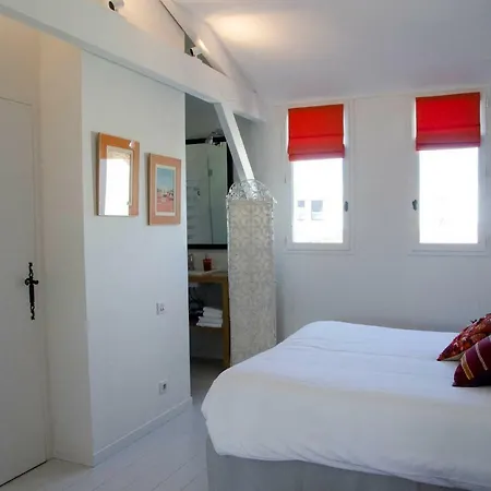 La Ferrade D'hotes * Begles