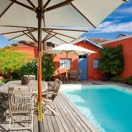 La Ferrade D'hotes Bed & Breakfast 4*