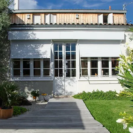 La Ferrade D'hotes Begles