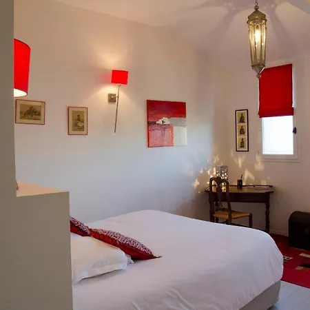 La Ferrade D'hotes Begles