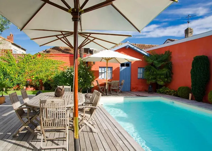 La Ferrade D'hotes فندق مبيت وإفطار 4*